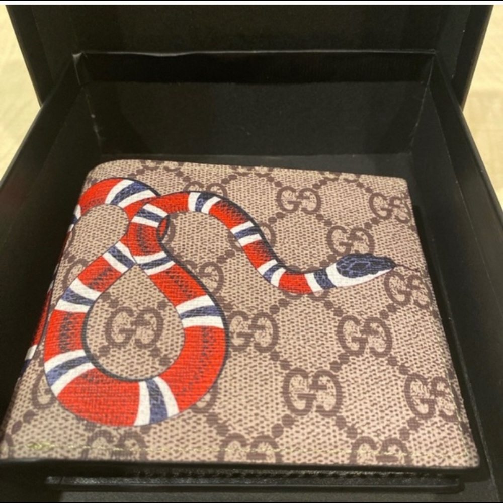 Nice wallet barely used